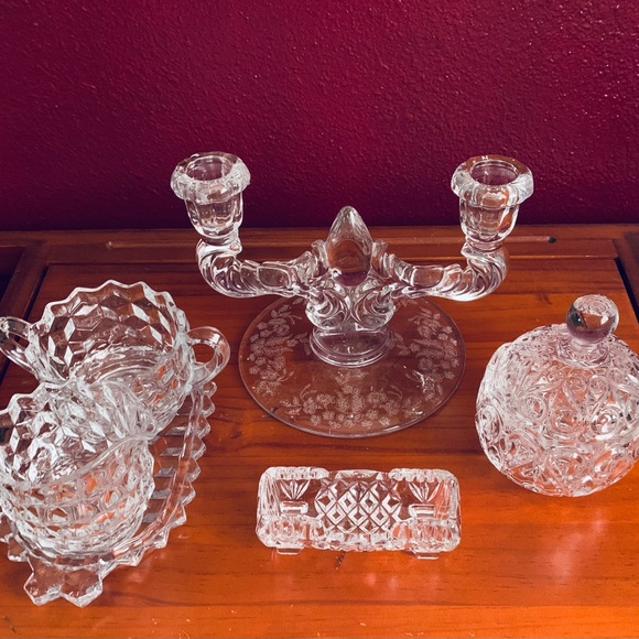 New Martinsville Glass Teardrop Double Candle Holder Meadow Wreath Etched Base - Picture 5 of 5